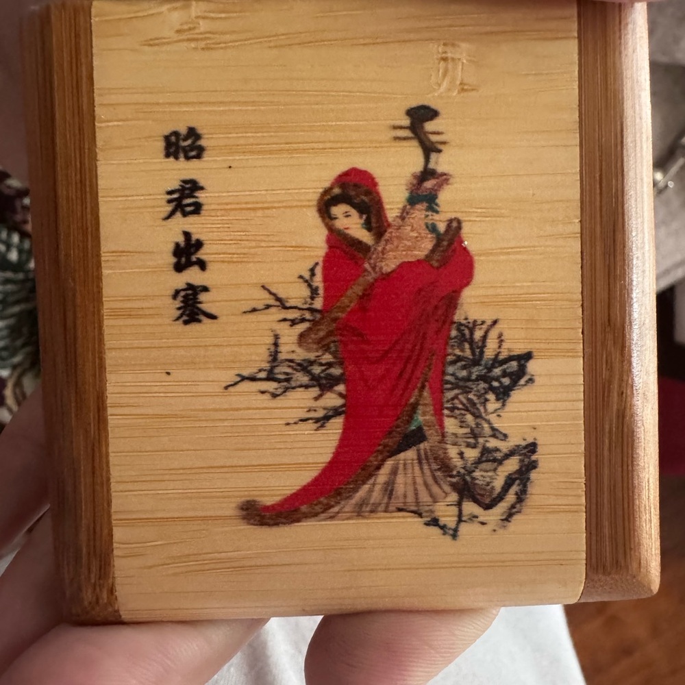 Wooden vintage Chinese Compact Mirror In Red Stitched Bag